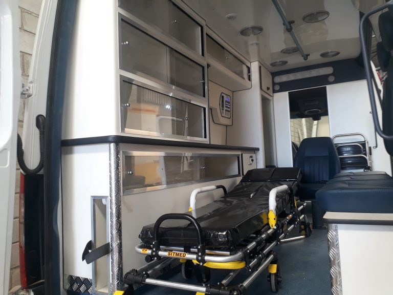 Ambulância UTI Completa - Veículo Sprinter 416 1