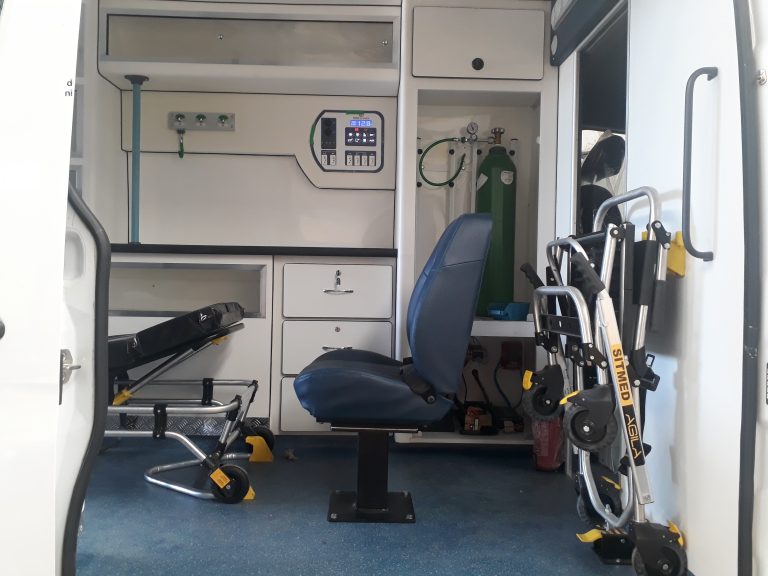 Ambulância UTI Completa - Veículo Sprinter 416 2
